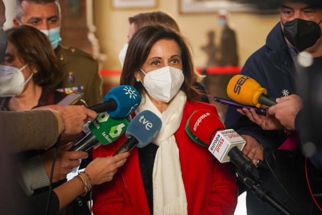Archivo - La ministra de Defensa, Margarita Robles, en declaraciones a la prensa después del acto de entrega del IX Edición del Premio Sabino Fernández Campos