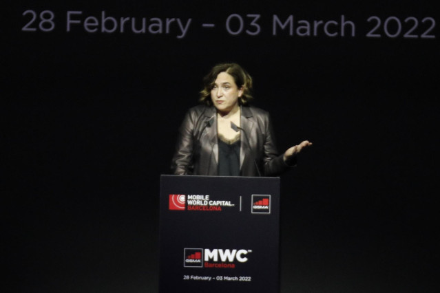 La alcaldesa de Barcelona, Ada Colau, en su discurso de la cena oficial del MWC 2022