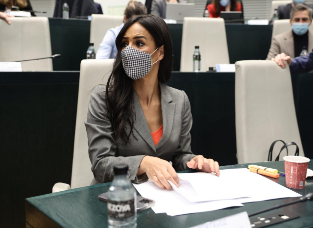 La vicealcaldesa de Madrid, Begoña Villacís, a su llegada a una sesión extraordinaria y urgente del pleno municipal, en el Ayuntamiento de Madrid.