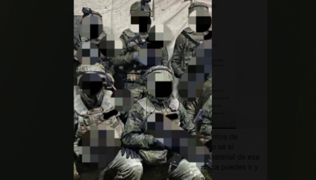 VoluntariosespaoleslistosparapatearculosrusosenunaimagendepropagandadelBatallnAzovenunodesuscanalesd