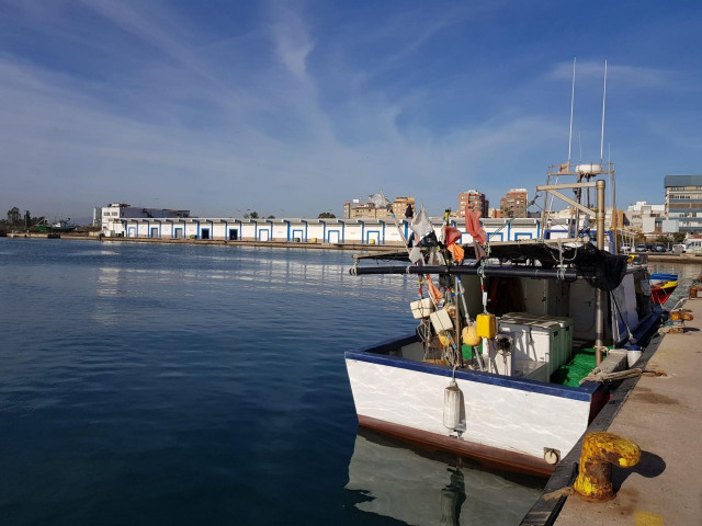 Barco en un puerto de la Comunitat Valenciana