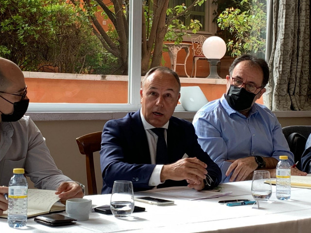 Archivo - El presidente de Feneval, Juan Luis Barahona.