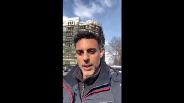 José María, agente de la Policía Nacional, explica que ha conseguido viajar en coche desde Odesa (Ucrania) a Moldavia