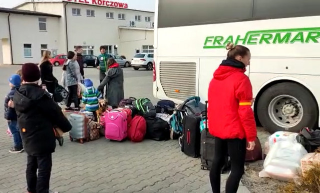 Salida de menores y familias procedentes de Ucrania con destino a Canjáyar (Almería).