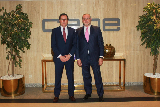 Antonio Garamendi, presidente de CEOE, y José Aljaro, consejero delegado de Abertis
