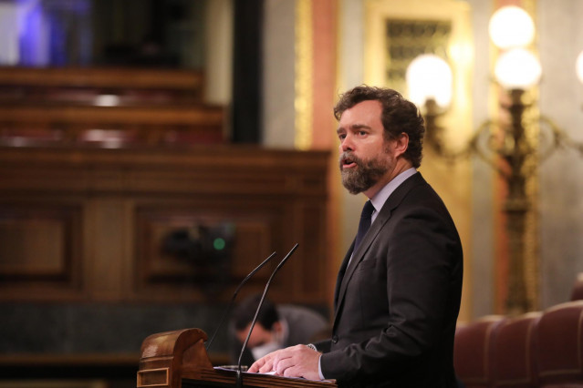 El portavoz parlamentario de Vox, Iván Espinosa de los Monteros, interviene en una sesión plenaria en el Congreso de los Diputados