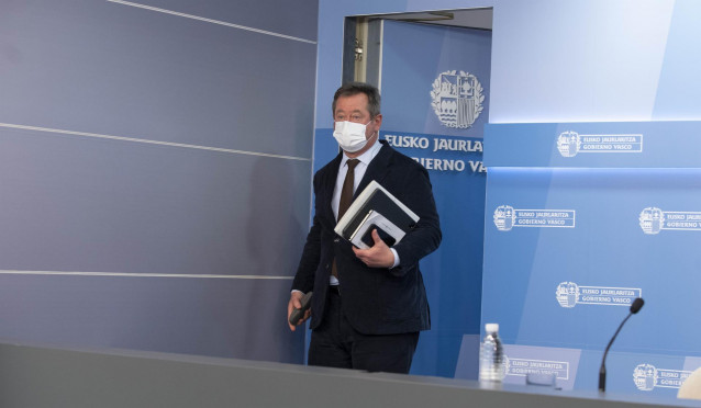 Archivo - El portavoz del Goboierno Vasco, Bingen Zupiria, comparece tras la reunión del Consejo de Gobierno, en Vitoria-Gasteiz