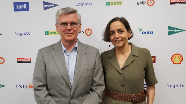 Almudena Román, directora general de banca para particulares de ING, y Javier Celaya, presidente ejecutivo de TOPII.