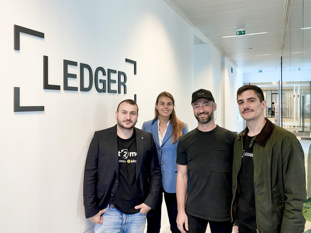 El director de ventas de Ledger, Marcelo Moscatelli; el vicepresidente de soluciones de negocio de Ledger, Alex Zinder; la responsable de relaciones para EMEA de Ledger, Lorena Chamorro, y el cofundador y director de operaciones de Bit2Me, Andreei Manuel.