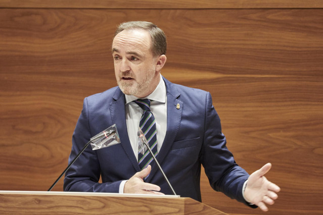 Archivo - El portavoz de Navarra Suma, Javier Esparza