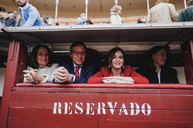 La presidenta de la Comunidad de Madrid, Isabel Díaz Ayuso, en la corrida goyesca en Las Ventas