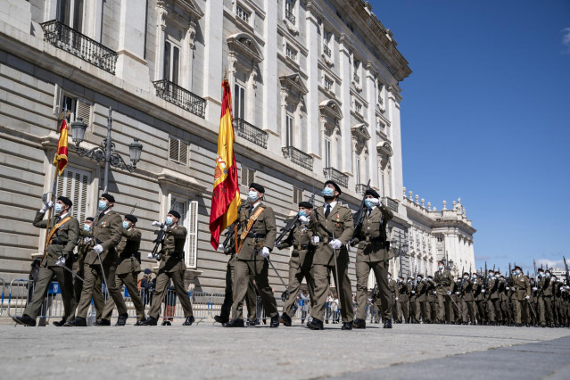 Archivo - Desfile de militares en Madrid