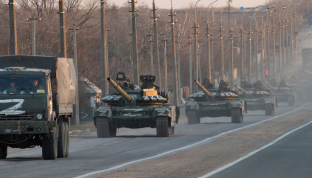 EuropaPress 4337889 23 march 2022 ukraine mariupol column of tanks with the symbol painted on