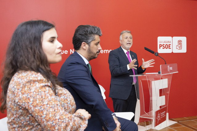 El secretario general del PSOE y presidente de Canarias, Ángel Víctor Torres, participa en un encuentro con alcaldes y alcaldesas del PSOE de las Islas en La Laguna