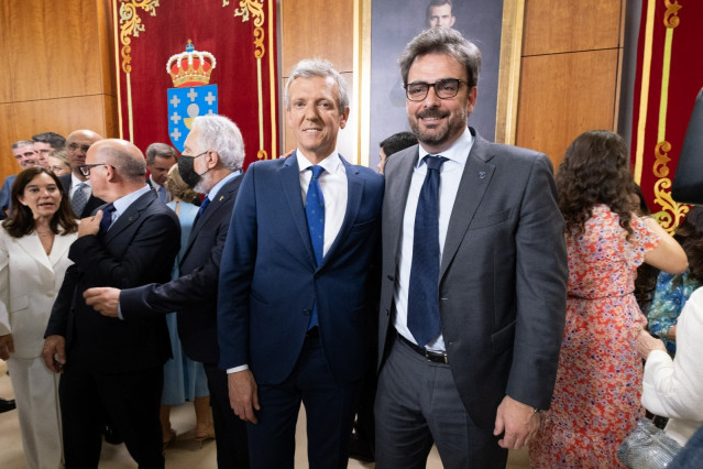 Diego Calvo y Alfonso Rueda durante la toma de posesión.