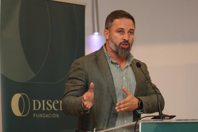 El presidente de Vox, Santiago Abascal, participa en la jornada 'Mitos y realidades sobre la inmigración en España' organizada por la Fundación Disenso a 16 de mayo del 2022 en Almería (Andalucía, España)