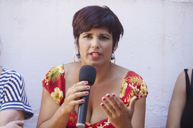 La candidata por Cádiz de Adelante Andalucía, Teresa Rodriguez, durante la presentación de los candidatos de Adelante Andalucía en la Alameda de Hércules, a 17 de mayo de 2022 en Sevilla (Andalucía, España)