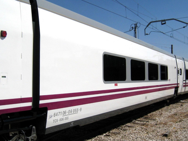 Archivo - Tren de Renfe
