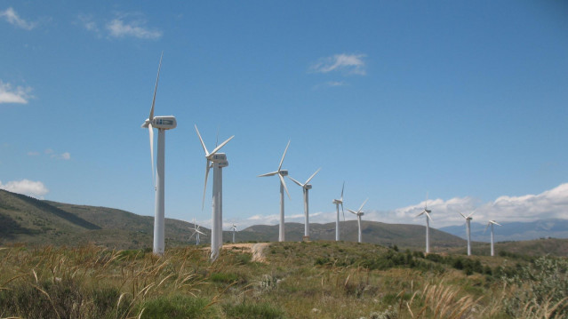 Archivo - Imagen de torres eólicas de Endesa, que cuenta con 12 plantas en Andalucía.