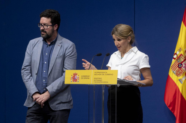 La vicepresidenta segunda y ministra de Trabajo y Economía Social, Yolanda Díaz, y el secretario de Estado de Empleo, Joaquín Pérez Rey.