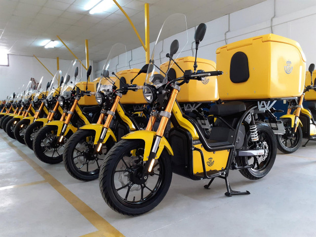 Archivo - Moto eléctrica de Correos