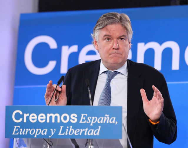 Archivo - El eurodiputado y secretario general del PPE, Antonio López-Istúriz, interviene en el curso ‘España, Europa y libertad’, a 6 de julio de 2021, en El Escorial, Madrid, (España).