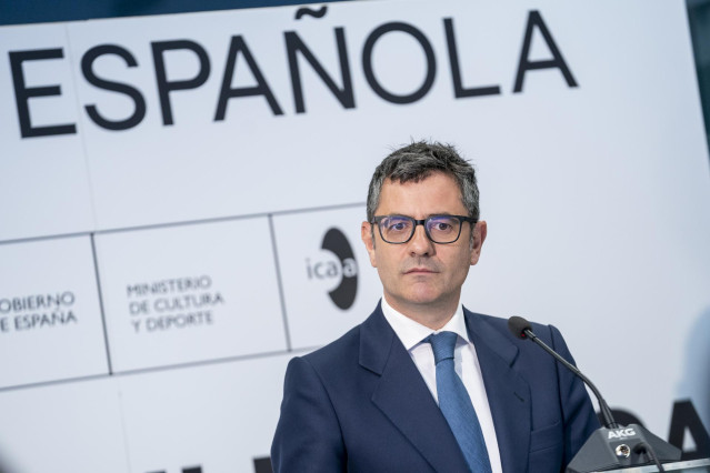 El ministro de la Presidencia, Relaciones con las Cortes y Memoria Democrática, Félix Bolaños, en el Centro de Conservación y Restauración de la Filmoteca Española, a 25 de mayo de 2022, en Pozuelo de Alarcón, Madrid (España).