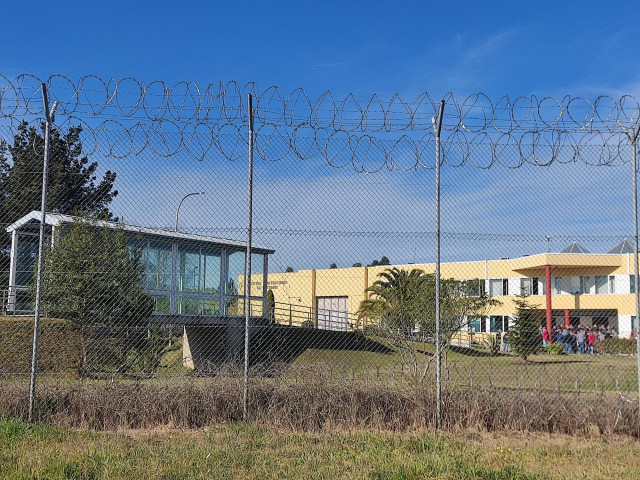 Archivo - Imagen del exterior del centro penitenciario de Asturias, en Oviedo