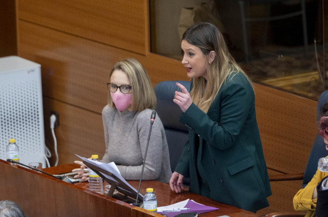 Archivo - La coportavoz de Unidas Podemos, Alejandra Jacinto , junto a la otra coportavoz de su partido, Caroloina Alonso