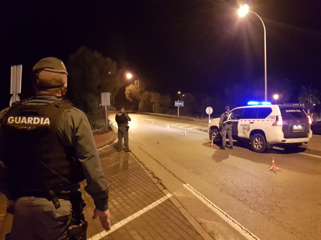 Archivo - Patrulla de la Guardia Civil durante un control