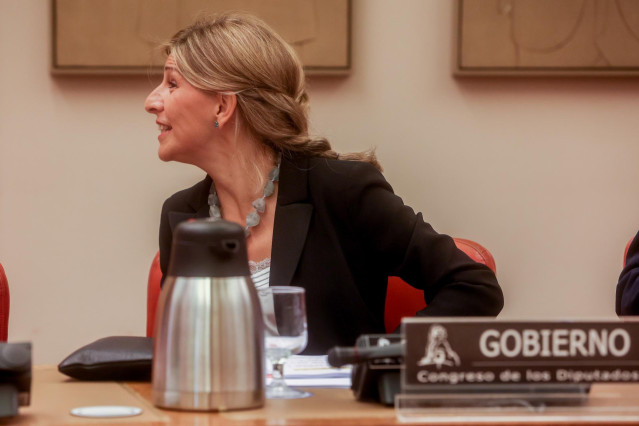 La vicepresidenta segunda del Gobierno y ministra de Trabajo y Economía Social, Yolanda Díaz, a su llegada a la Comisión de Trabajo, Inclusión, Seguridad Social y Migraciones, en el Congreso de los Diputados, a 2 de junio de 2022, en Madrid (España).