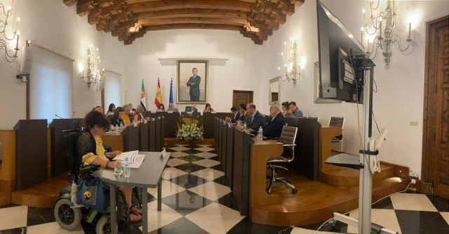 Comisión de Despoblación de la FEMP, en la Diputación de Cáceres.