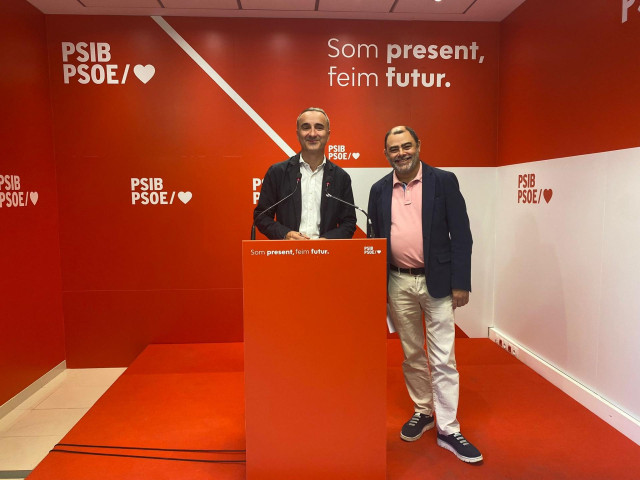El secretario de Organización del PSIB-PSOE y senador por Mallorca, Cosme Bonet, y el diputado del PSIB en el Congreso Pere Joan Pons.
