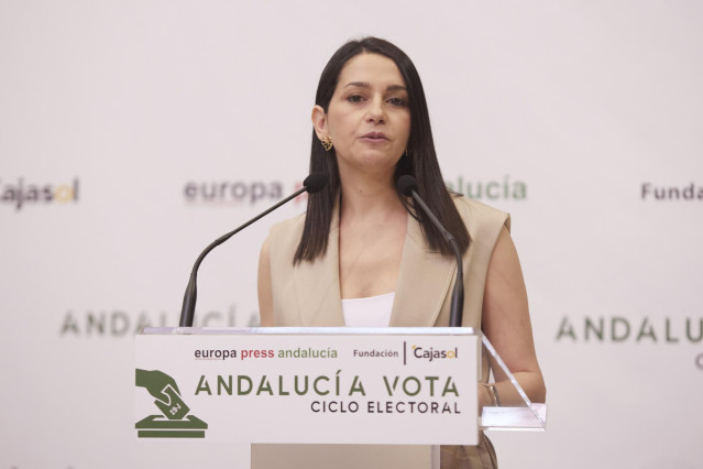 La presidenta de Ciudadanos, Inés Arrimadas, durante el encuentro informativo “Andalucía Vota” Ciclo electoral en la Fundación Cajasol, a 23 de mayo de 2022 en Sevilla (Andalucía, España)