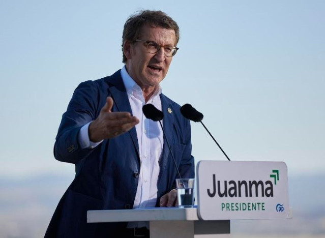 El presidente del PP, Alberto Núñez Feijóo, en un acto en Granada