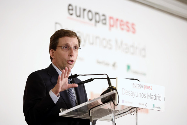 El alcalde de Madrid, José Luis Martínez-Almeida, interviene en un Desayuno Informativo de Europa Press, en el Hotel Villa Magna, a 6 de junio de 2022, en Madrid (España).