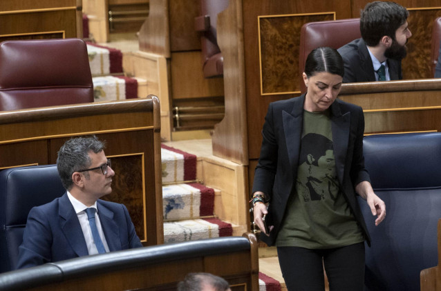 La candidata de Vox a la Presidencia de la Junta de Andalucía, Macarena Olona, durante una sesión plenaria en el Congreso de los Diputados