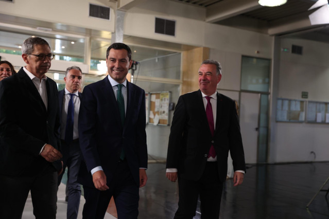 El candidato por el PP,  Juanama Moreno, en el Photocall previo al debate en RTVE entre los candidatos a la Presidencia de la Junta de Andalucía a 06 de junio del 2022 en (Sevilla, Andalucía)
