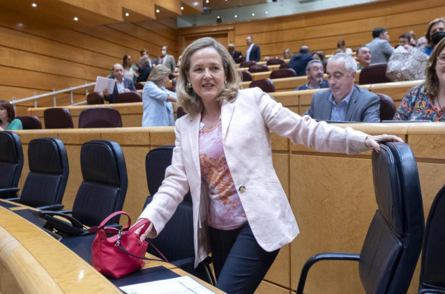La vicepresidenta primera y ministra de Asuntos Económicos y Transformación Digital, Nadia Calviño, en una sesión de control al Gobierno en el Senado, a 24 de mayo de 2022, Madrid (España). El Grupo Parlamentario Nacionalista pide hoy al Ejecutivo 