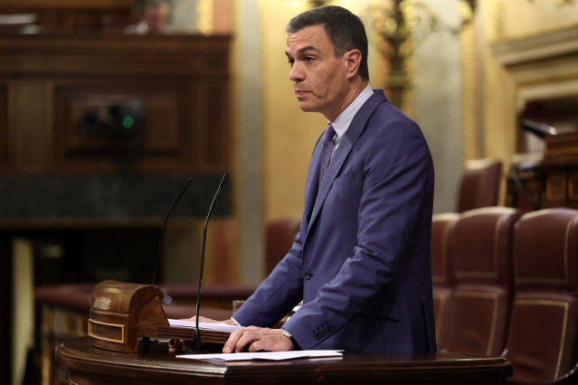 El presidente del Gobierno, Pedro Sánchez, interviene durante una sesión plenaria, en el Congreso de los Diputados, a 8 de junio de 2022, en Madrid (España). El pleno de hoy gira en torno a la votación sobre el fin de la venta de turismos y vehículos come