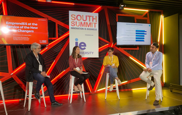 Presentación de la iniciativa EmprendES