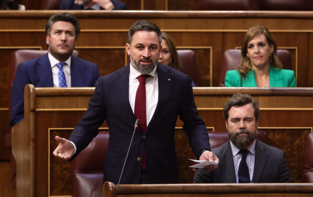 El líder de Vox, Santiago Abascal, interviene en una sesión de control, en el Congreso de los Diputados, a 8 de junio de 2022, en Madrid (España).