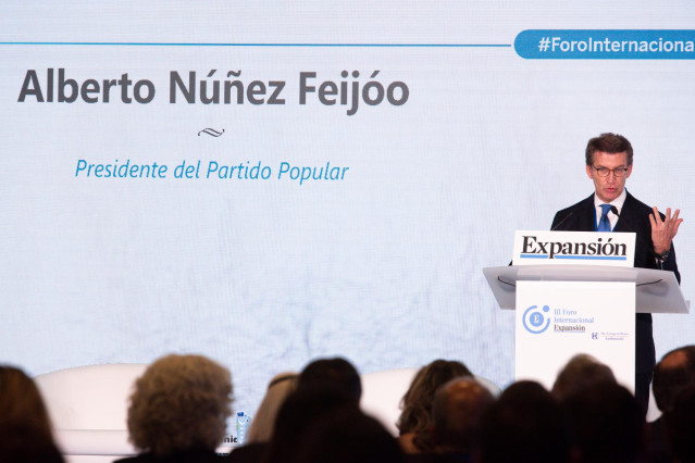 El líder del PP, Alberto Núñez Feijóo, interviene en la primera jornada del III Foro Económico Internacional Expansión, en el Parador de Alcalá de Henares, a 8 de junio de 2022, en Madrid (España).