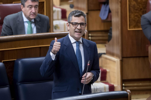 El ministro de la Presidencia, Relaciones con las Cortes y Memoria Democrática, Felix Bolaños, interviene en una sesión plenaria en el Congreso de los Diputados, a 25 de mayo de 2022, en Madrid (España).