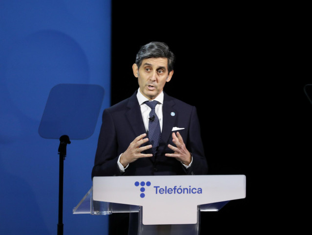 Archivo - El presidente de Telefónica, José María Álvarez-Pallete, interviene en una Junta General de Accionistas de Telefónica S.A., en el Edificio Central del Distrito Telefónica, a 8 de abril de 2022, en Madrid (España).