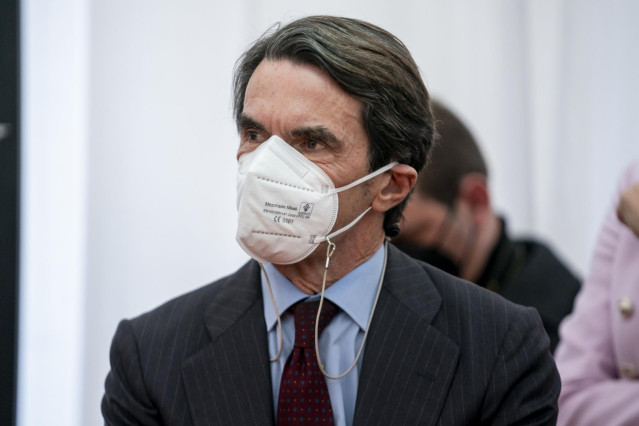 Archivo - El expresidente del Gobierno José María Aznar en la inauguración de la Clínica CEMTRO III en el Centro Comercial Mirasierra Gallery, a 22 de marzo de 2022, en Madrid (España).