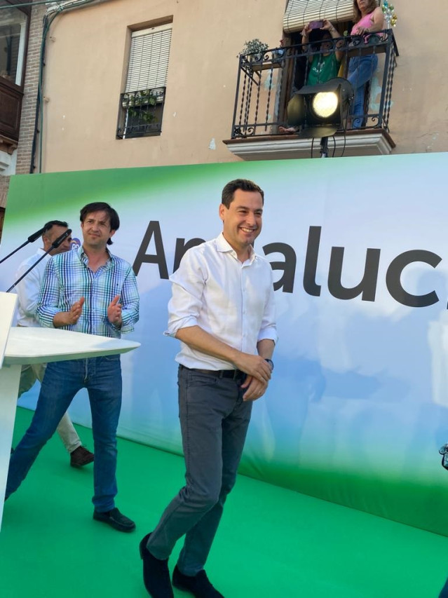 El candidato del PP-A a la Presidencia de la Junta, Juanma Moreno, este jueves en Churriana de la Vega (Granada),