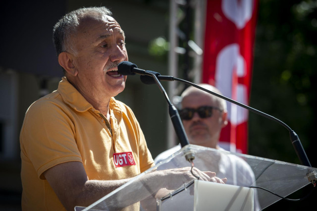 El secretario general de UGT, Pepe Álvarez, interviene durante un encuentro sindical estatal con negociadores y negociadoras bajo el lema 'Salarios o conflicto'