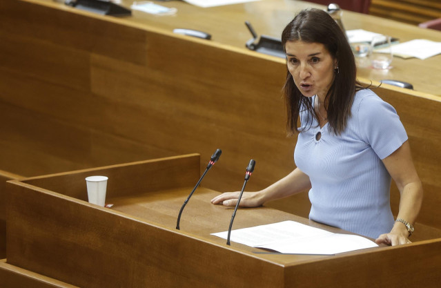 La diputada de Cs, Ruth Merino, interviene durante un debate sobre el modelo de financiación autonómica, en las Corts de Valencia, a 3 de junio de 2022