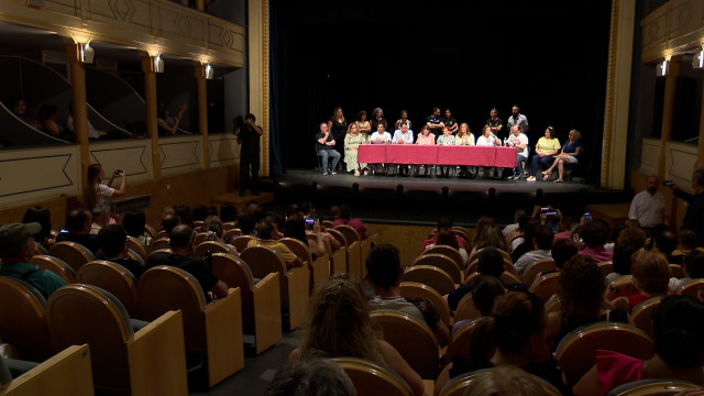 Asamblea con los trabajadores de Siro en la planta de Toro.